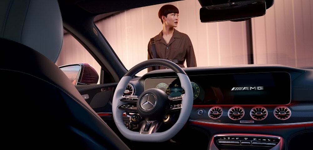 Lenkrad und Display des Mercedes-AMG GT 4-Türer